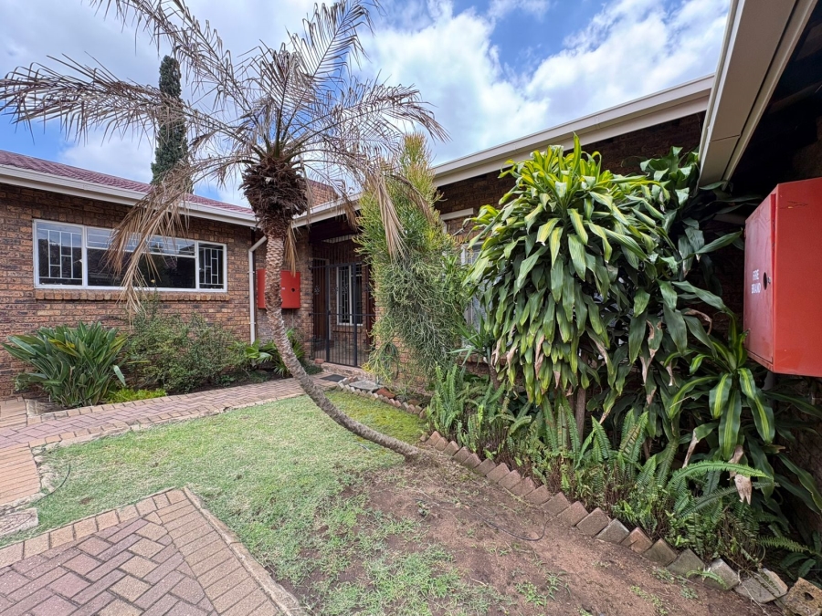 To Let 3 Bedroom Property for Rent in Safari Gardens North West